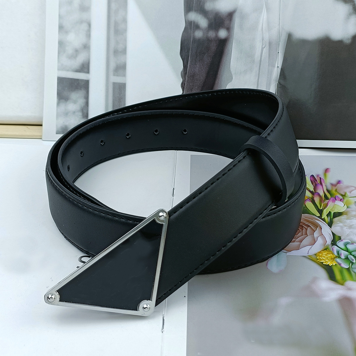 New Fashion Belts Genuine Leather for Men Women Designers inverted Letter Gold Silver Buckle Popular Jeans Girdle Coat Waist Belt dress Waistband 3.8cm