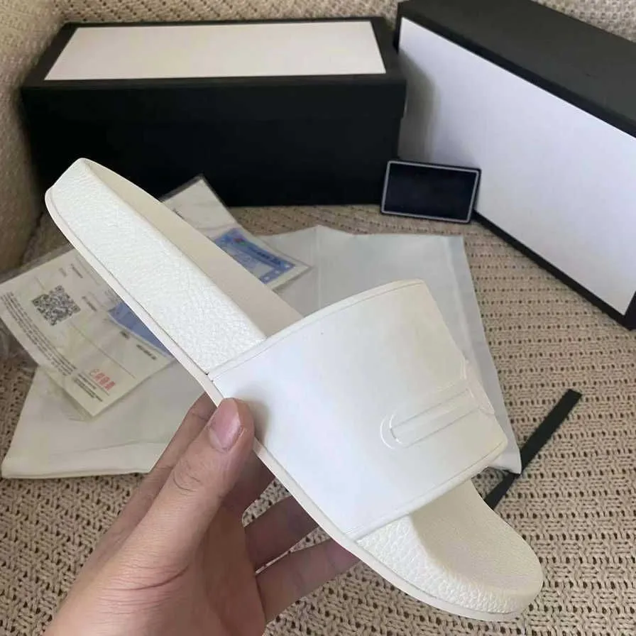 Women Designer Slide HOT MULE Men Flip Flops Sandals out Shoes Luxury Slide Summer Fashion Wide Flat Slippery Thick Sandals Slipper