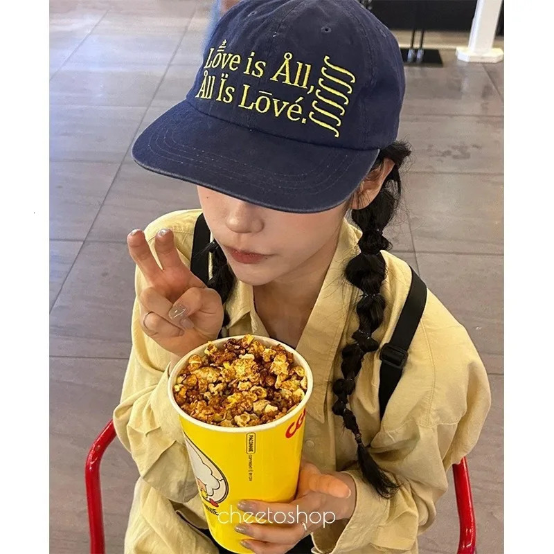 Ins Retro Washed Denim Alphabet Embroidered Baseball Hat Mens and Womens Casual Hiphop Flatbrimmed Sun Cap Gorras 240220