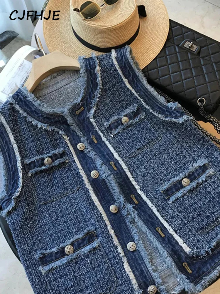 CJFHJE Blue Spring Autumn Flow Sleeveless Tank Top Coat Women Single Breasted Plaid Denim Vest Female Tassel Elegant Lady Vests 240229