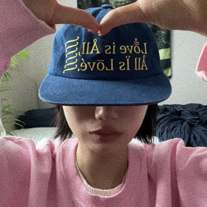 Ins Retro Washed Denim Alphabet Embroidered Baseball Hat Mens and Womens Casual Hiphop Flatbrimmed Sun Cap Gorras 240220