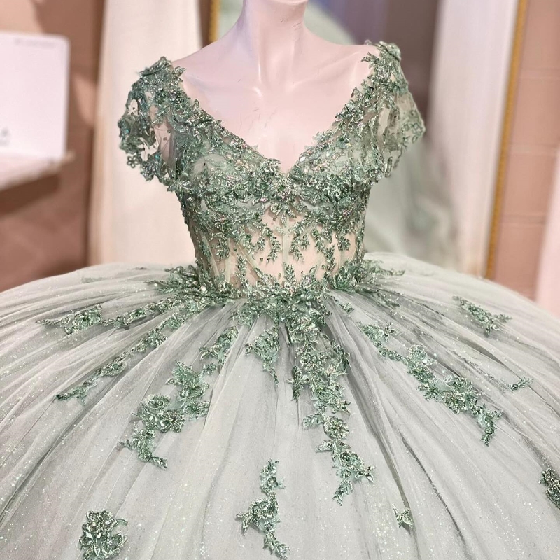 Light Green Shiny Ball Gown Off The Shoulder Quinceanera Dresses Appliques Lace Beads Tull Corset Vestidos De 15 Anos