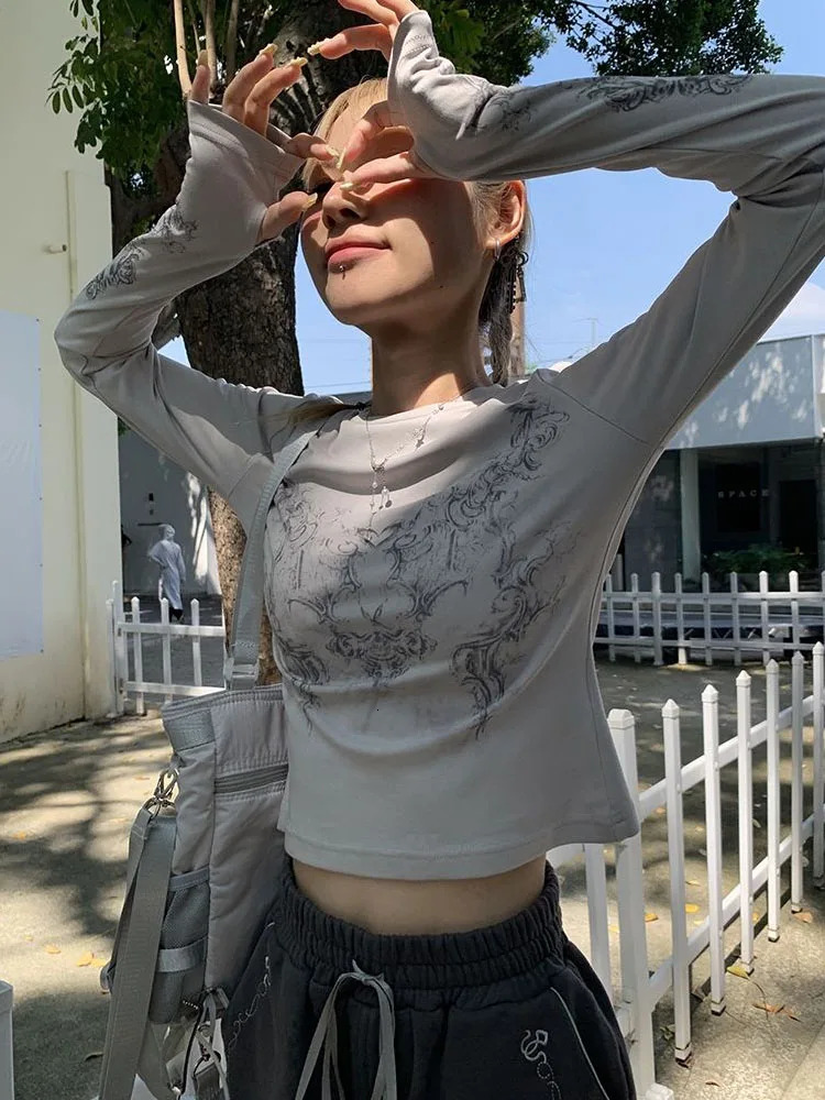 Y2K T Shirts Women Vintage O-neck Tee Ladies Long Sleeve Grunge Print Casual Crop Tops Female Graphic Japanese Streetwear 240228