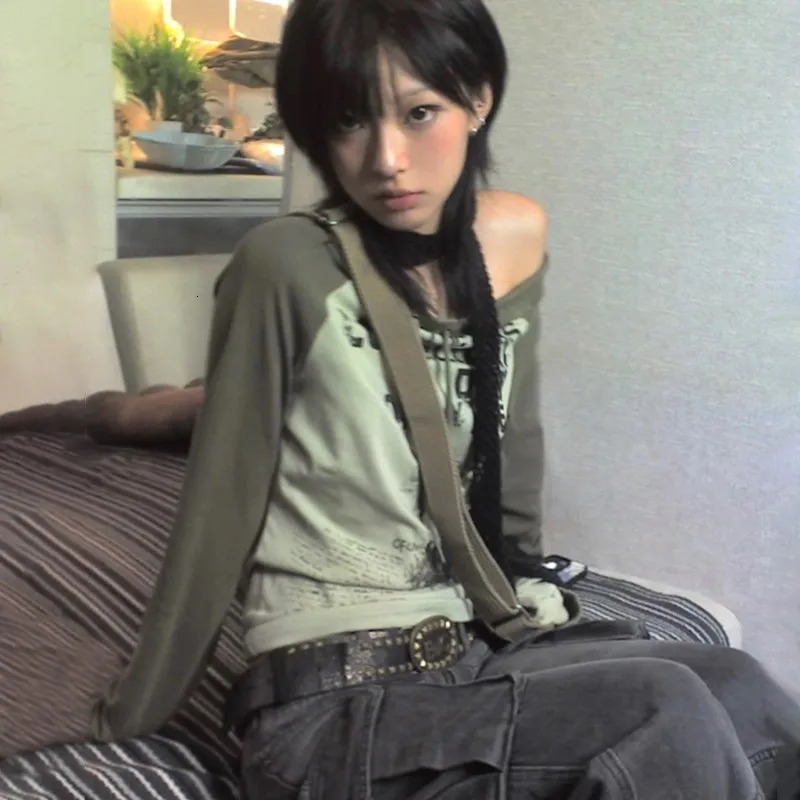 Karrram Japanese Y2k Off Shoulder T-shirt Grunge Aesthetics Graffiti Print Long Sleeve Tee Shirt Vintage Harajuku Streetwear 90s 240228