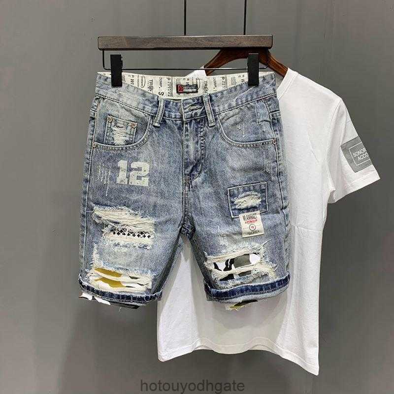 Mens Jeans Wholesale 2021 Korean Fashion Men Casual Beggar Hole Denim Shorts Brand Printed Patch Ripped Short Pants09
