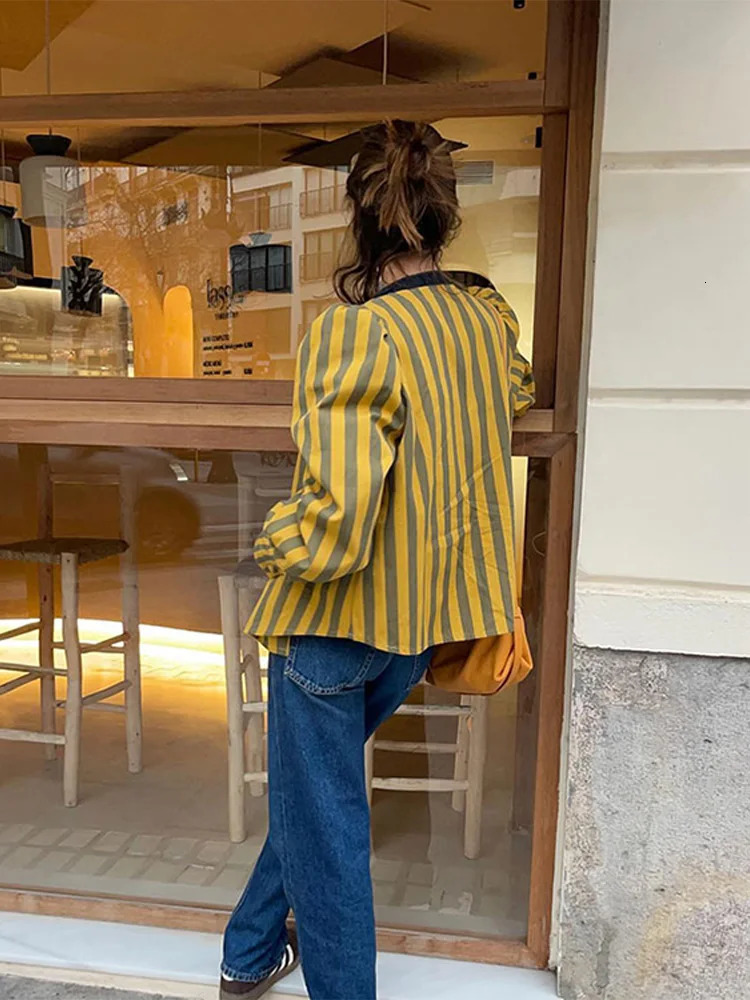 Fashion Contrast Strip Thin Crop Coat Women Elegant O Neck Puff Sleeve Bomber Jacket Spring Lady Chic Artistic Streetwear 240304