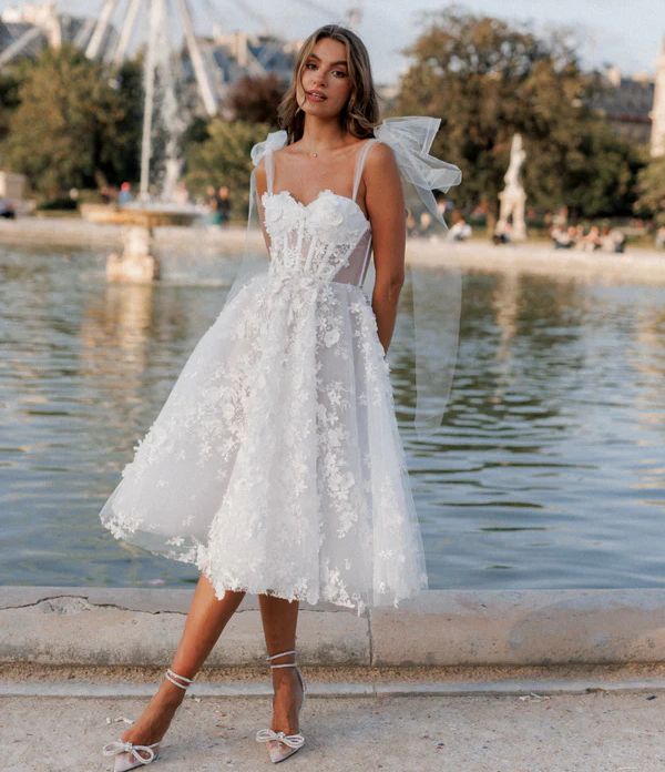 2024 Summer 3D Floral Lace Short Wedding Dress For Women Tea Length A Line Spaghetti Straps Bohemian Bridal Gowns Sweetheart Corset Ivory White Bride 
