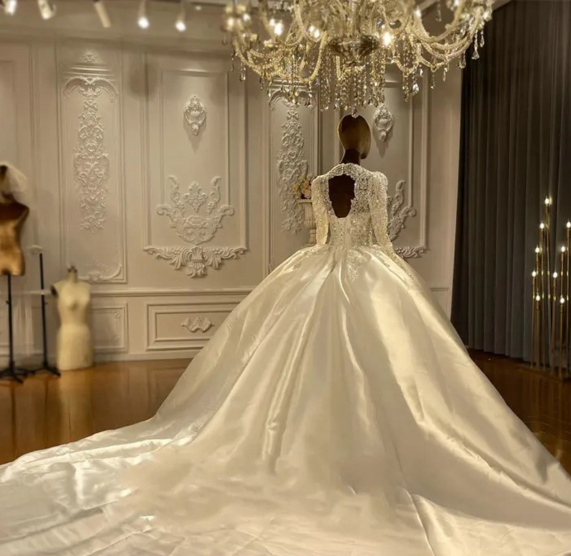 Satin Elegant Wedding Dress For Brides V Neck Long Sleeves Sequins Beading Bridal Gowns Arabic Dubai Vestidos De Novia Custom Made estidos