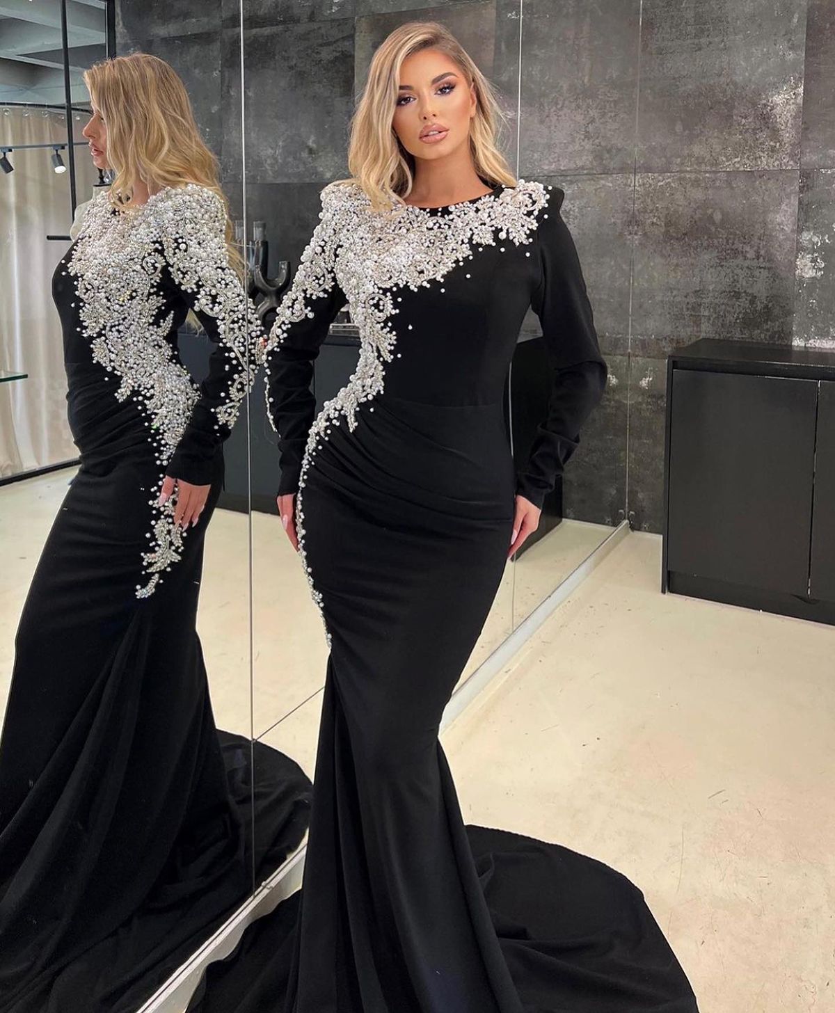2024 Black Dresses Wear Sexy Jewel Neck Mermaid Crystal Beads Pearls Long Sleeves Arabic Women Formal Evening Gowns 0920