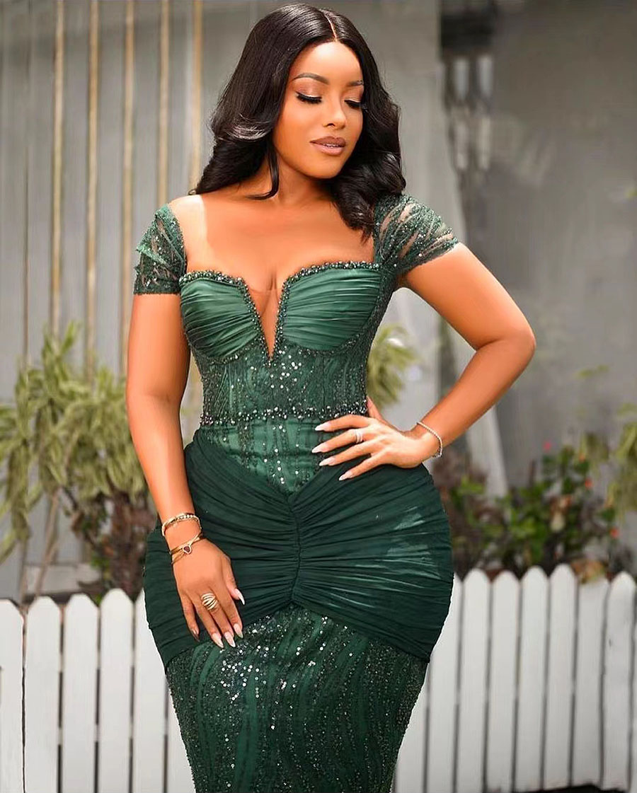 Green Lace Dark Prom Dresses African Women Cap Sleeve Pleated Evening Gowns Black Girls Formal Ocn Tea Length Party Dress