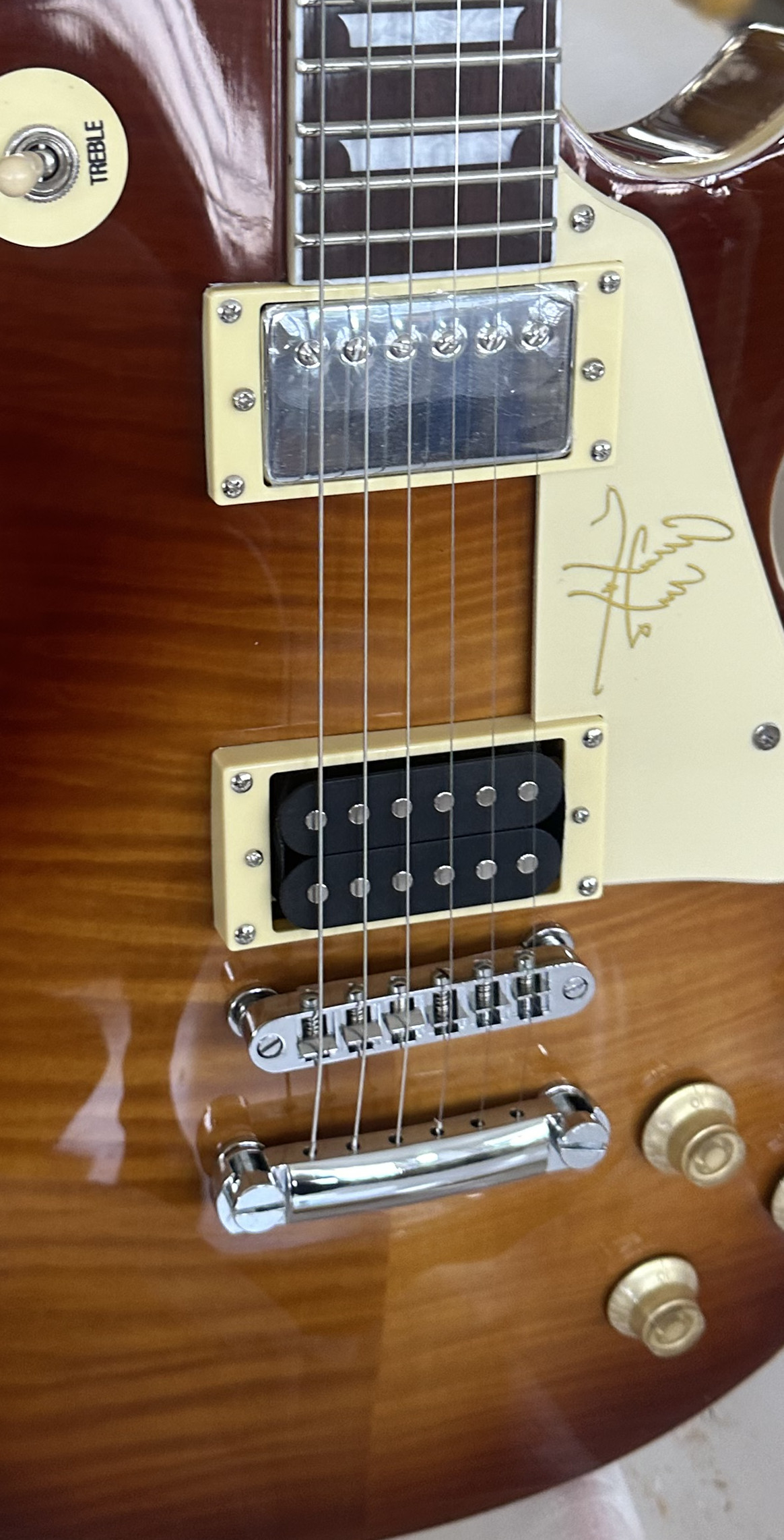 Customized electric guitar, light smoky color, mini pickup configuration, signature guard, imported paint, fast shipping included