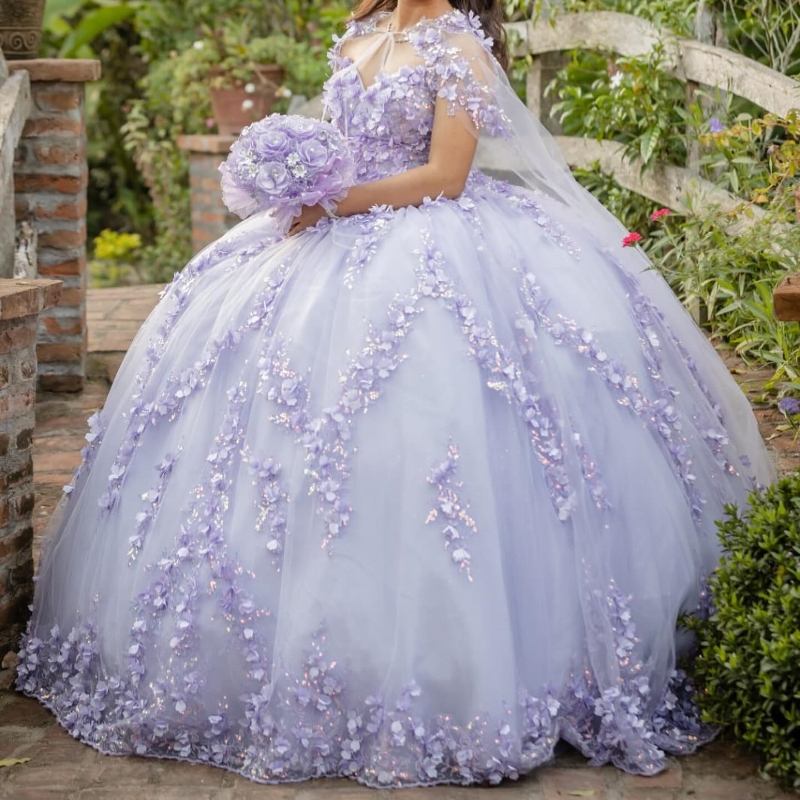 Lilac Shiny Off The Shoulder Ball Gown Quinceanera Dresses Ruffles 3D wers Appliques Lace Beads Tull With Cape Corset Vestidos De 15 Anos Sweet 16 Dre