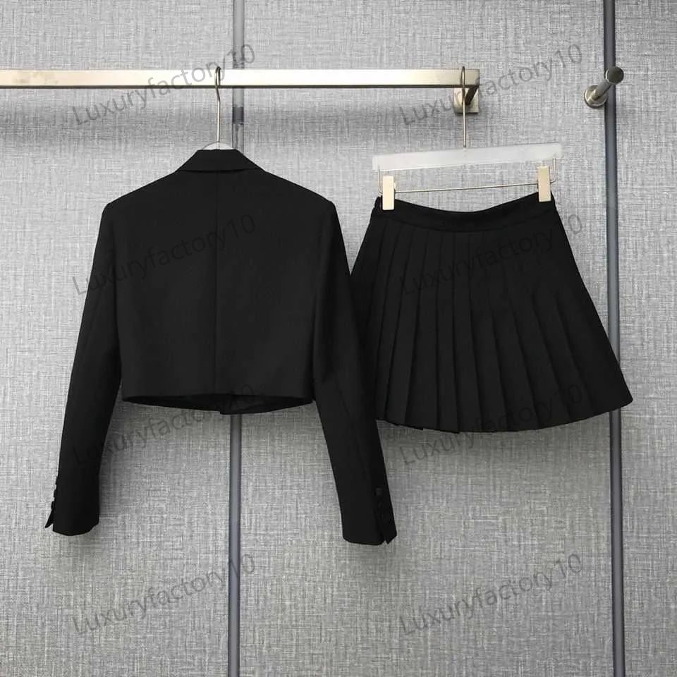Womens Set Nylon Skirt Suit Inverted Triangle Sets Suits Casual Skirt Two-Pieces Set High quality Clothes