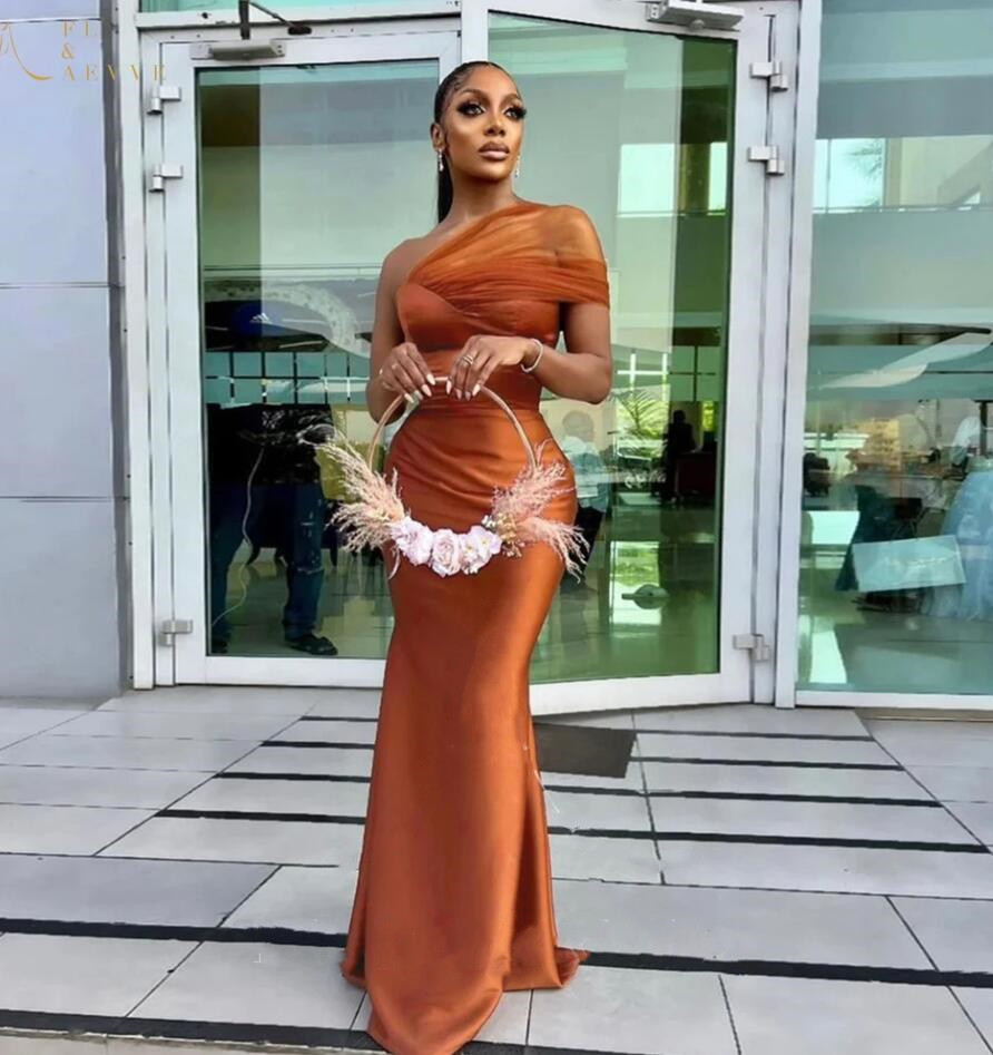 Brown Mermaid Bridesmaid Dresses One Shoulder Tulle Strap Simple Satin Corset Bride Maids of Honor Gowns robe demoiselle d honneur femme 0305