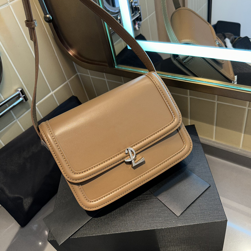 Classic shoulder bag womens fashion letter crossbody girls small purses flap tofu summer color handbags best presen with box
