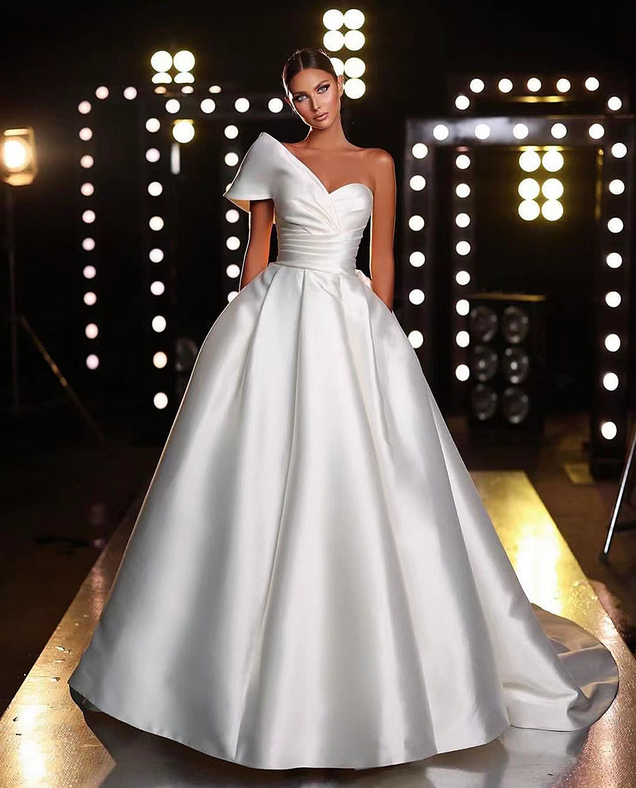 E Sleeveless A Wedding Dress Satin Sweetheart Court Train Bridal Gown Princess Plus Size Custom Vestido De Novia 0914