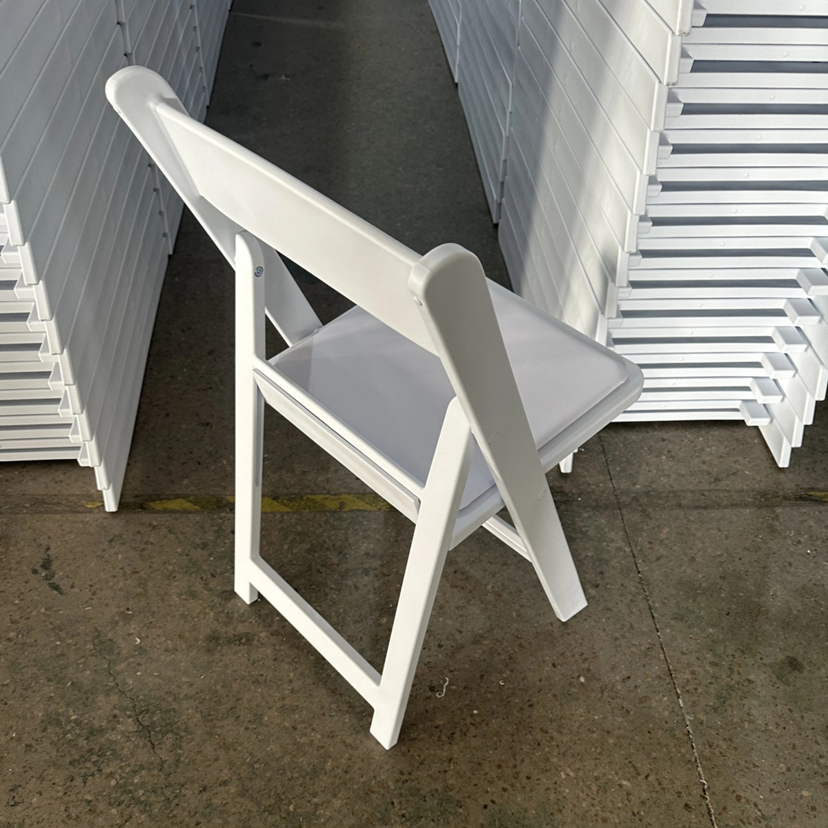 High Quality Garden Lightweight Wedding Event Plastic White Chairs Resin Outdoor Folding Chair
