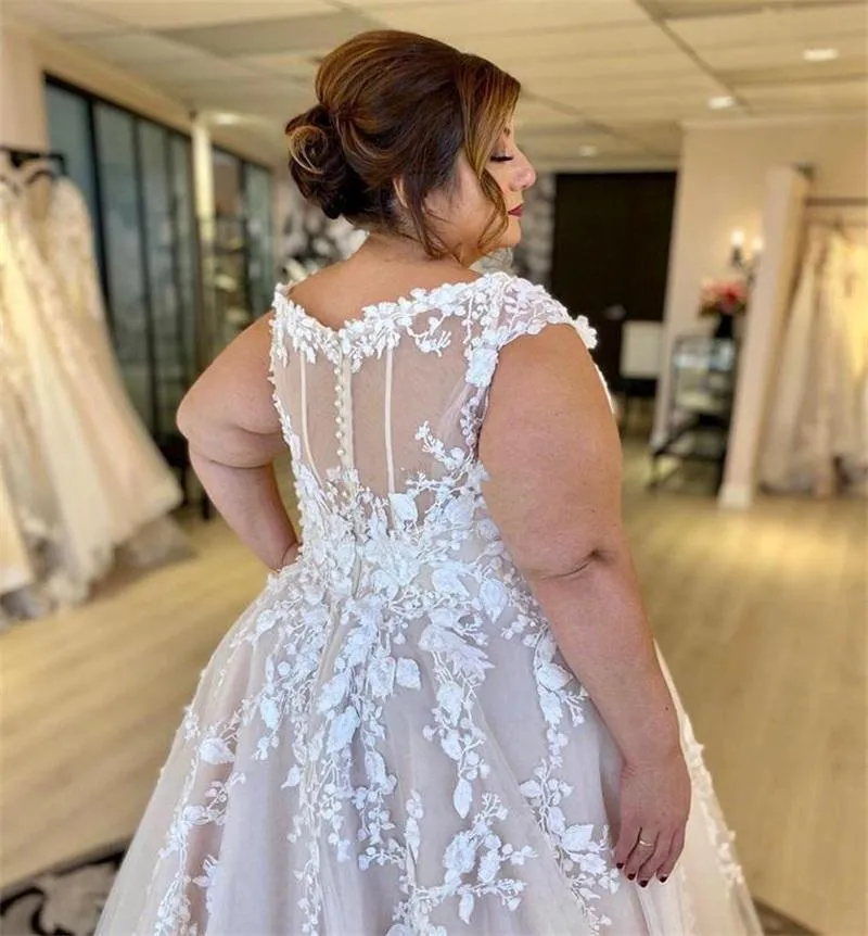 Plus Size Wedding Dresses Bridal Gown With D ral Lace Applique V Neck Sweep Train Tulle Custom Made Covered Buttons Back Vestido De Novia