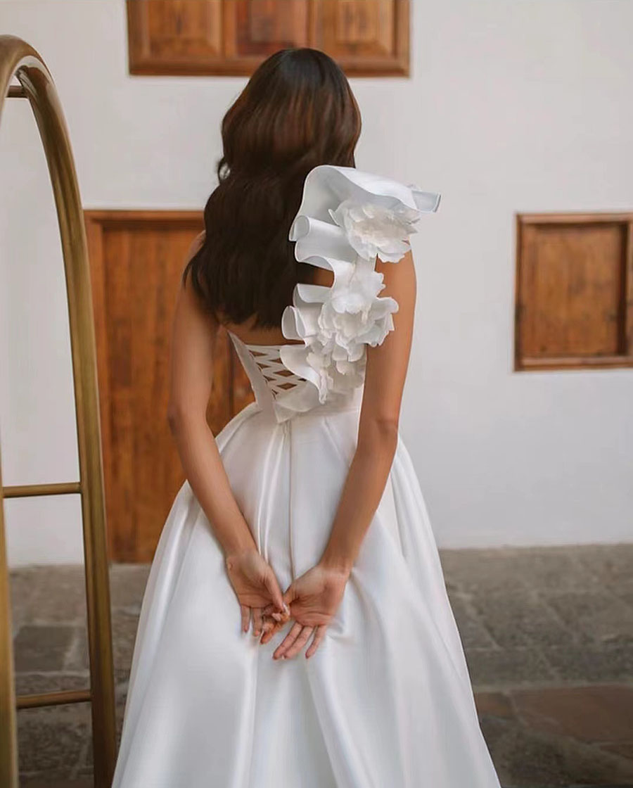 A-line Wedding Eleaant Dress 2024 One Shoulder 3D Flowers Split Open Back Pleat Satin Bridal Gown Sweep Train Vestidos De Noiva 326