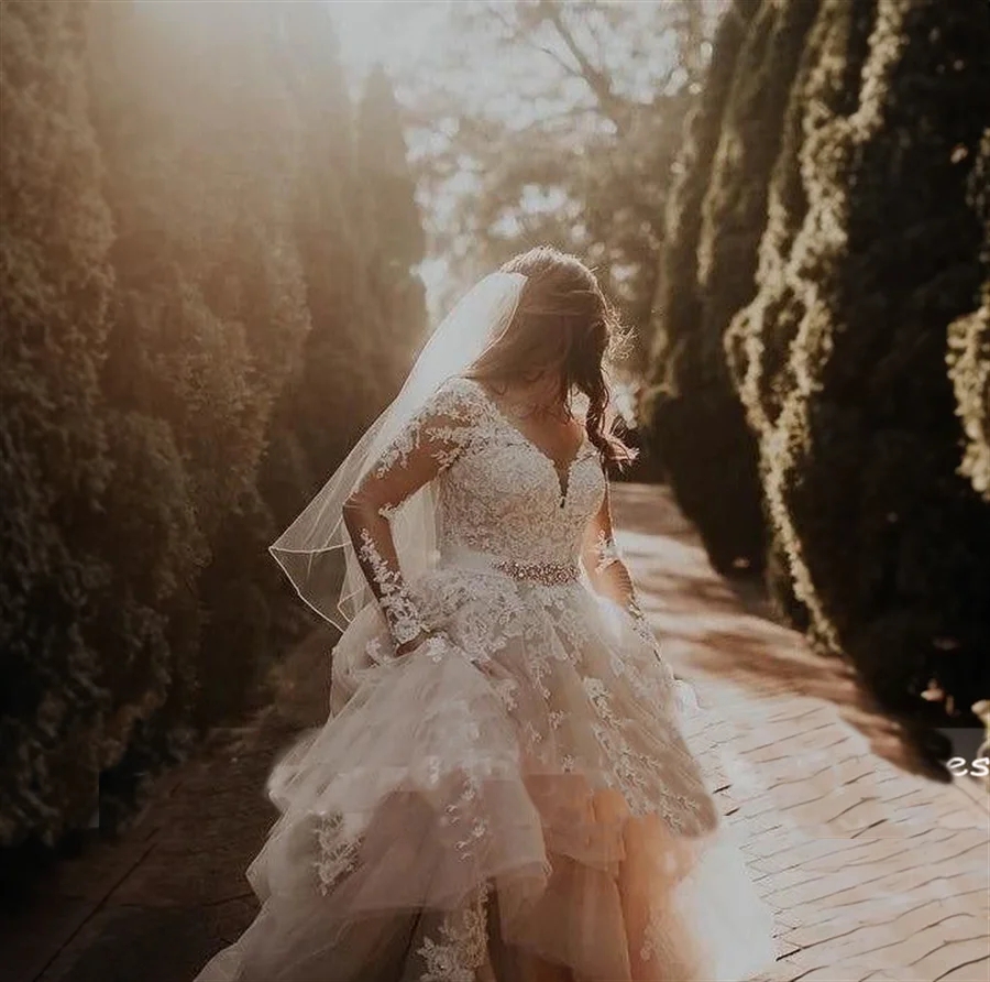 Plus Size Champagne V-Neck Wedding Dress 2024 Corset Back Long Sleeves Lace Appliques Bridal Party Gowns Vestidos De Novias