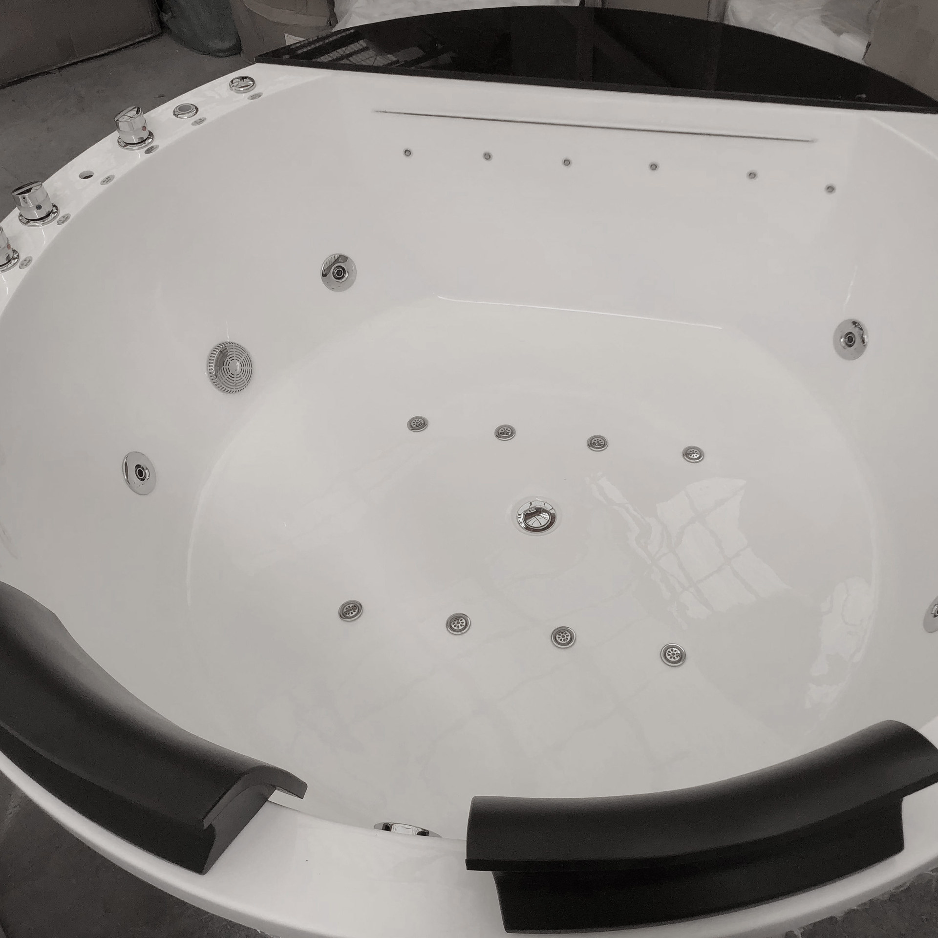1500mm Rounded Whirlpool Bathtub Acrylic Hydromassage Waterfall Double People Hot Tub NS1106A