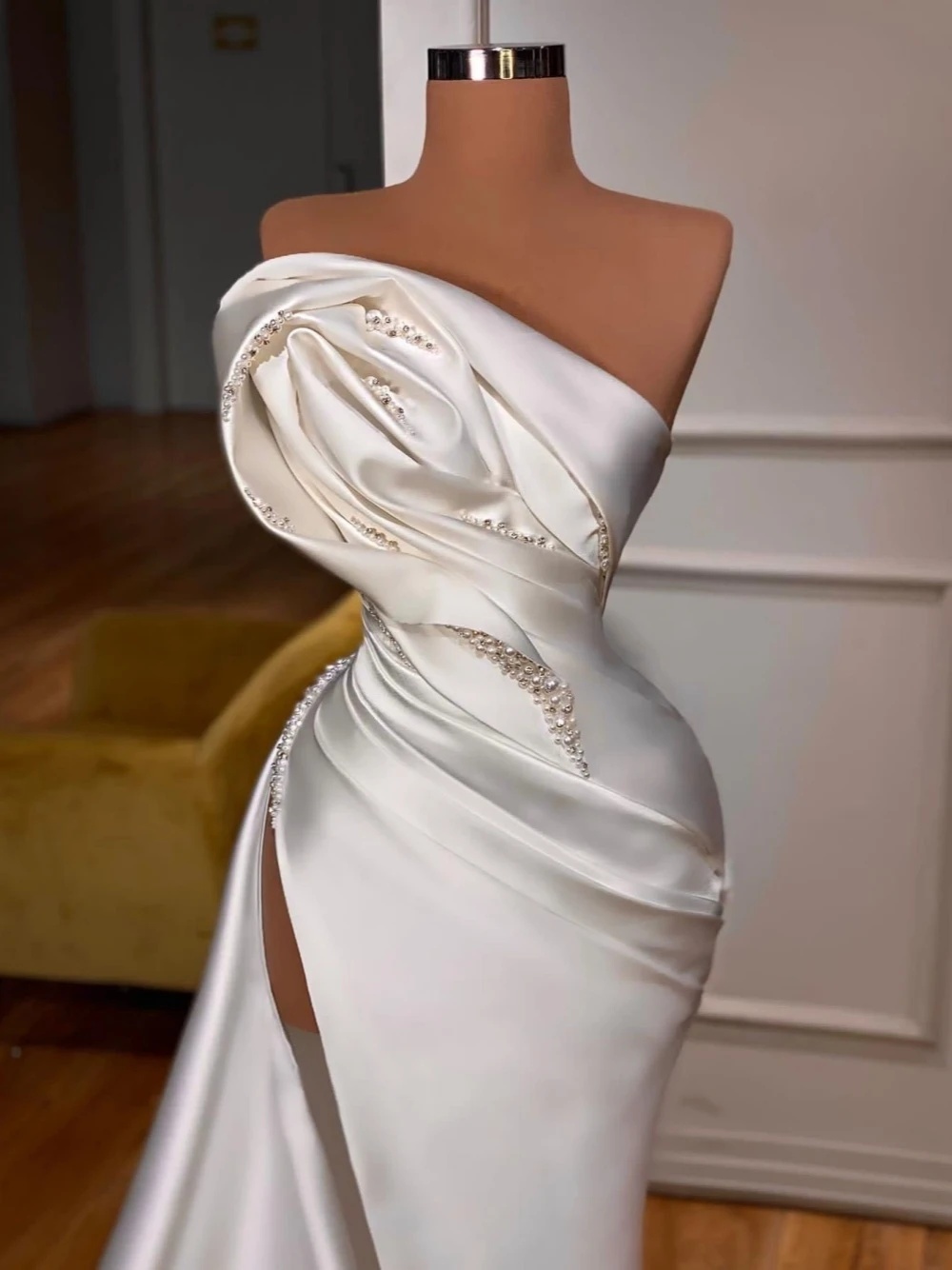 Glamorous Strapless Mermaid Wedding Dress Side Split Bridal Gowns Pearls Crystal Bride Dresses Custom Made Vestido de novia
