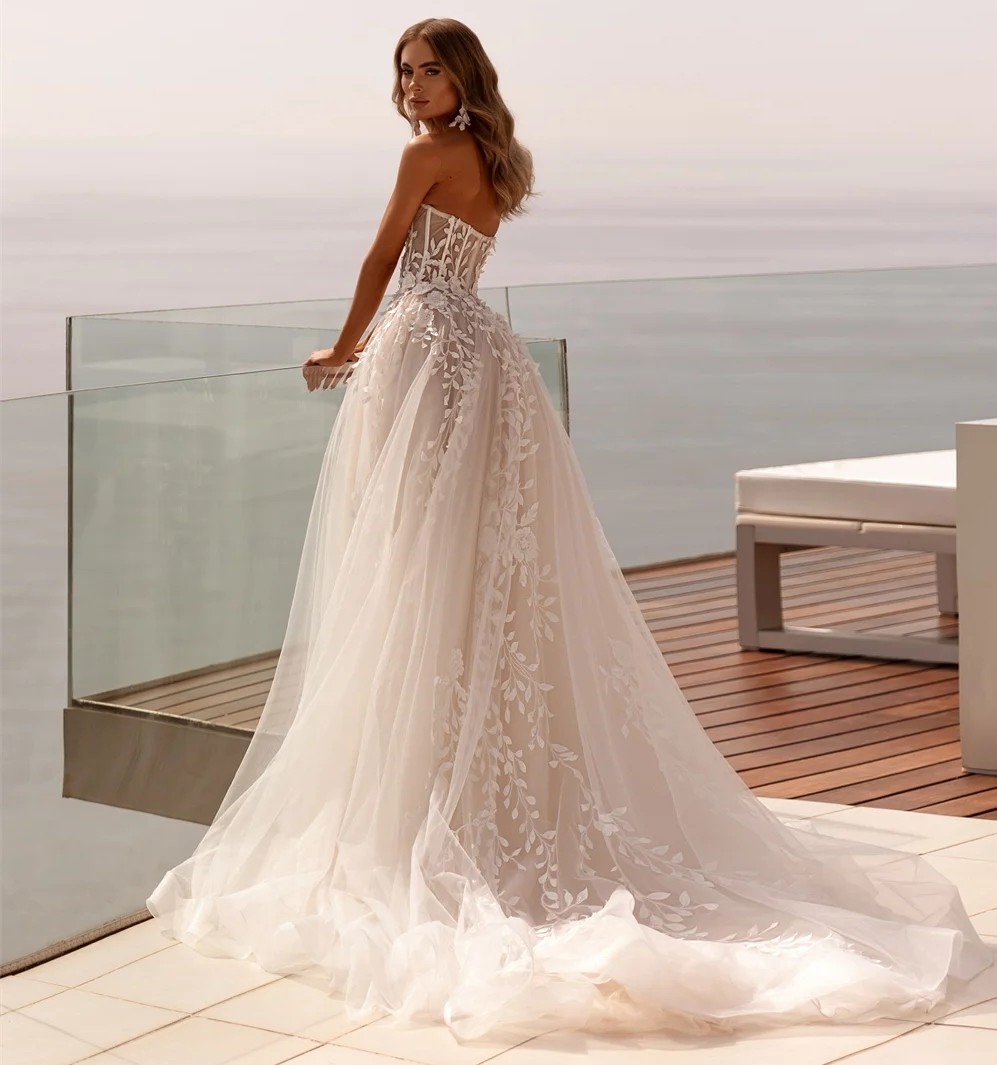 2025 Fashion Wedding Dress Strapless 3D Flower Lace Applique Sweep Train Boho Bridal Gown Custom Made Vestidos De Novia