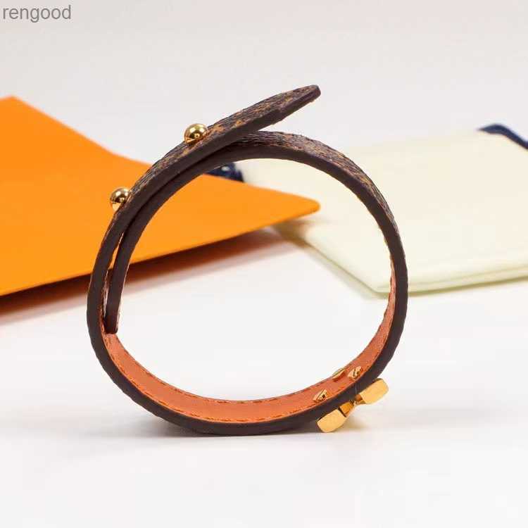 New Brand V-shaped Pendant Fashionable Charming Leather Bracelet High-quality Designer lvities Jewelry for Men and Women louiselies vittonlies bracelet