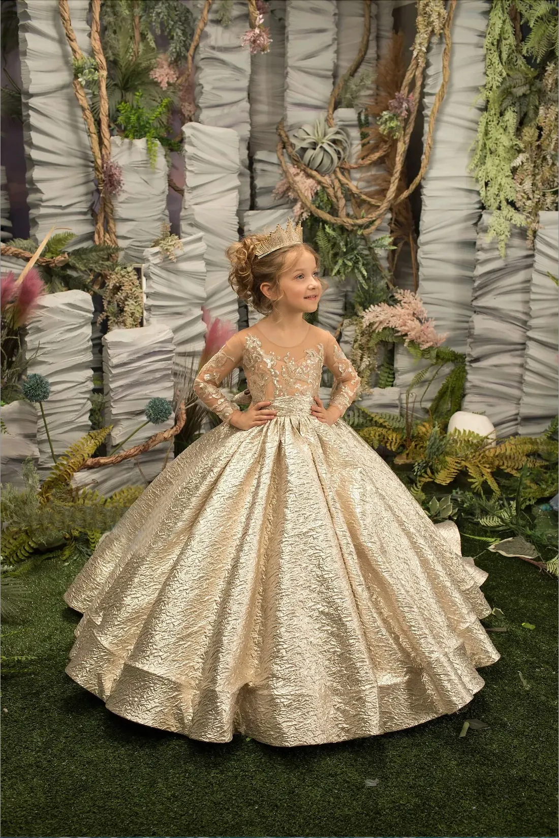 Gold Flower Girl Dress Princess Illusion Sleeve With Bow Buttons Luscious Skirt Birthday Wedding Party Kids Bridesmaid 0515