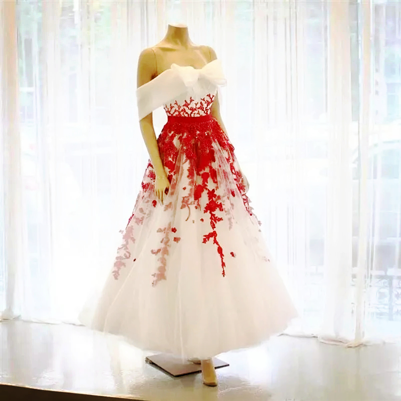Vintage Ankle Length A-Line Wedding Dresses White And Red Off Shoulder Bridal Gowns Lace Appliques Beaded Long Bride Reception Gowns With Bow Front