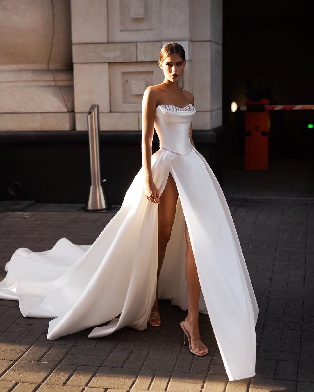 Vintage A E Dress Pearls Strapless Boho Country Wedding Dresses Backless Ruffle Vestidos De Novia Sweep Train Designer Bridal Gowns 6660306