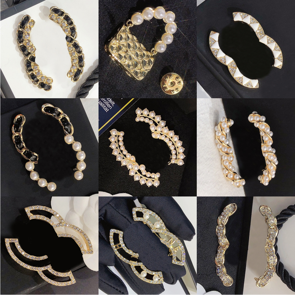 High Quality Designer Brooches Jewelry Various Celebrity Women Crystal Pearl Brooch Brand Letter Pins Stainless Steel Woman Accessories For Dinner Party