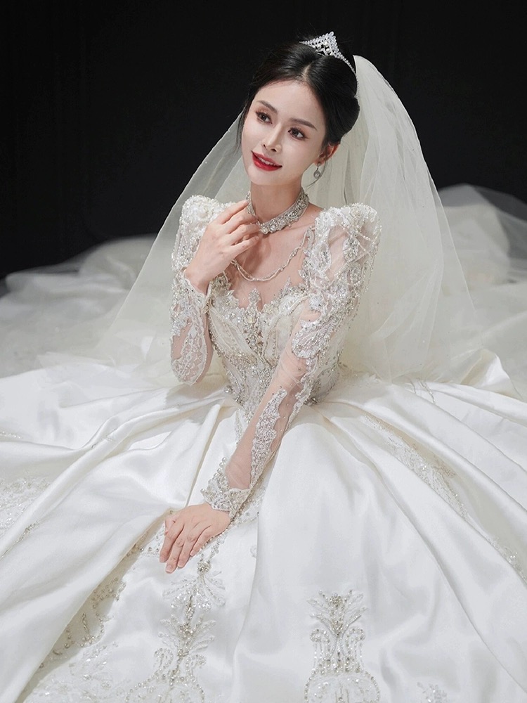 Bling Sparkly Wedding Dresses Bridal Gowns Arabic Dubai Sleeveless Pleats Vintage Cathedral Train Long Sleeves Bride Gown Custom Made Robe De Mariage