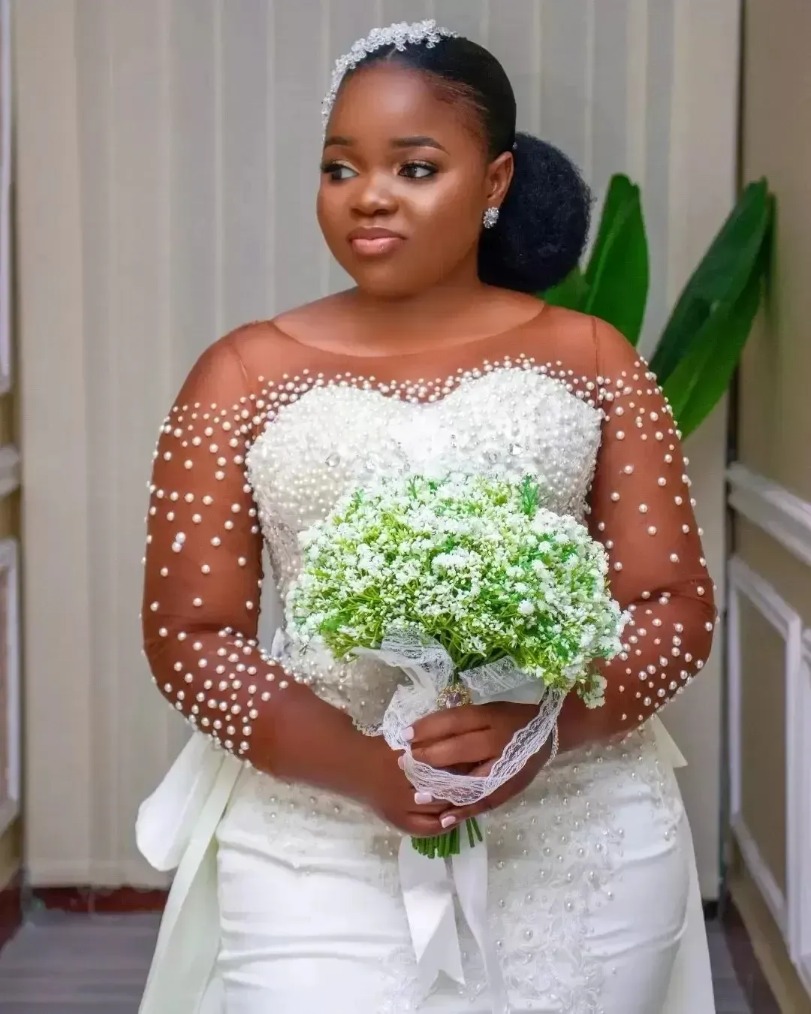 2024 Pearls Plus Size Mermaid Wedding Gowns With Detachable Train Lace Appliques Bridal Dress Long Sleeves Robe De Mariee 0219