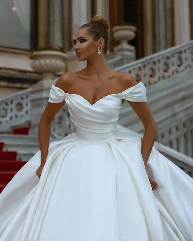 Sweetheart Elegant Off The Shoulder Ball Gown Wedding Dresses Sweep Train Satin Bridal Gowns BC S