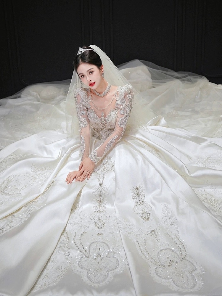 Bling Sparkly Wedding Dresses Bridal Gowns Arabic Dubai Sleeveless Pleats Vintage Cathedral Train Long Sleeves Bride Gown Custom Made Robe De Mariage