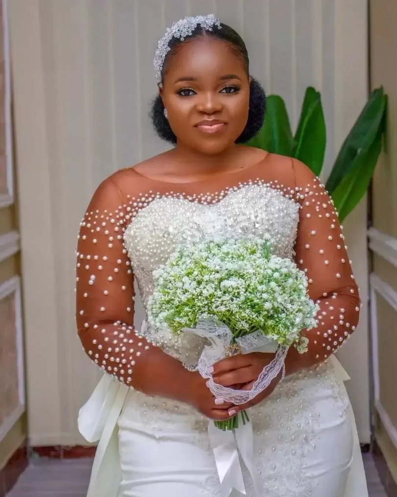2024 Pearls Plus Size Mermaid Wedding Gowns With Detachable Train Lace Appliques Bridal Dress Long Sleeves Robe De Mariee 0219