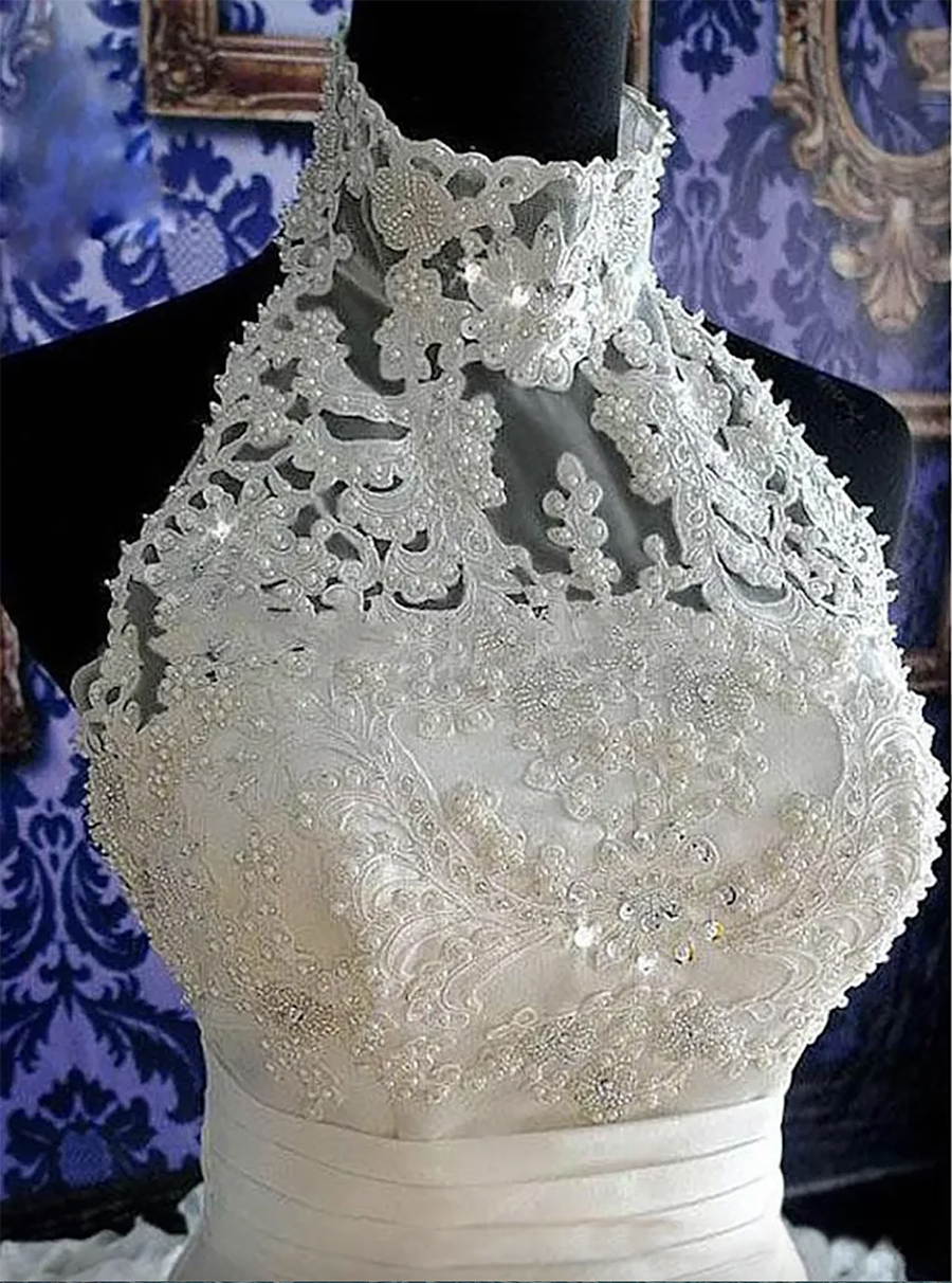 2024 Halter High Neck Ball Gown Wedding Dress with Appliques Pearls Watteau Train Tiered Ruffles Organza Lace Applique Beaded Bridal Gowns Custom