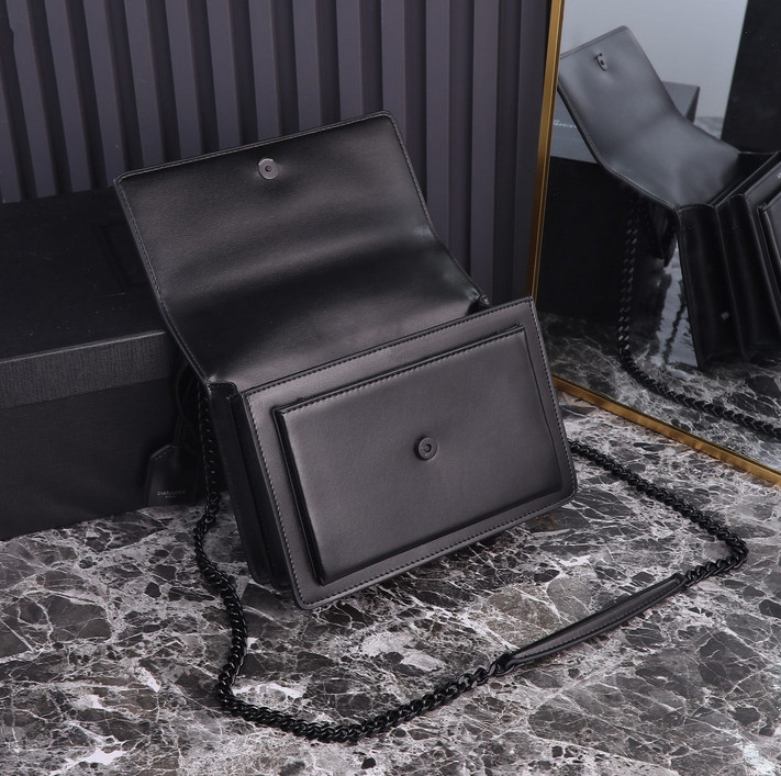 Top Luxury Loop Bag Croissant Bags Shoulder Hobo Designer Purse Cosmetic Half-moon Baguette Underarm Handbag Crossbody Metal Chain Collection handbag