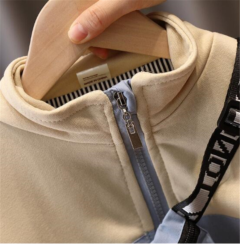2024 New Children's Fashion and Handsome Suit spell color girl and Boys' Spring Sports Clothes Tide Two piece Set With a bag