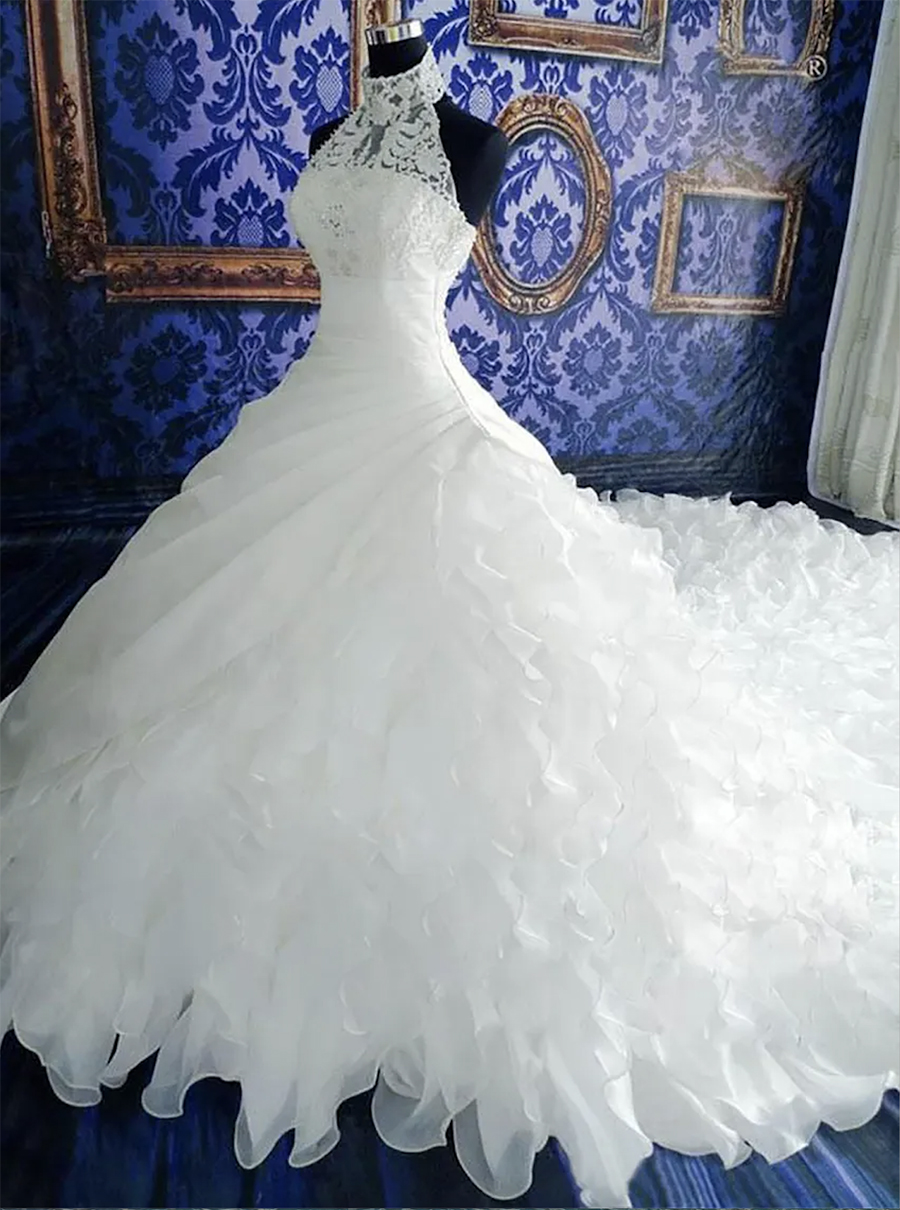 2024 Halter High Neck Ball Gown Wedding Dress with Appliques Pearls Watteau Train Tiered Ruffles Organza Lace Applique Beaded Bridal Gowns Custom