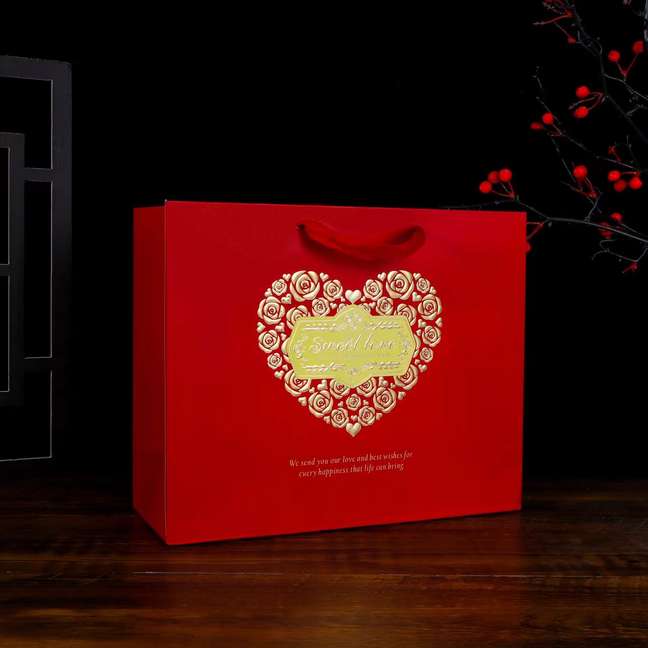 cross border hot selling hot stamping rose love paper bag, large wedding handbag, wedding candy packaging, portable gift box