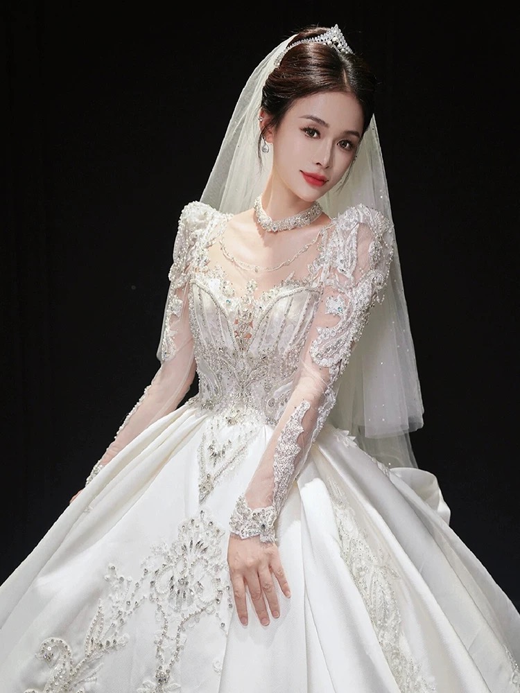 Bling Sparkly Wedding Dresses Bridal Gowns Arabic Dubai Sleeveless Pleats Vintage Cathedral Train Long Sleeves Bride Gown Custom Made Robe De Mariage