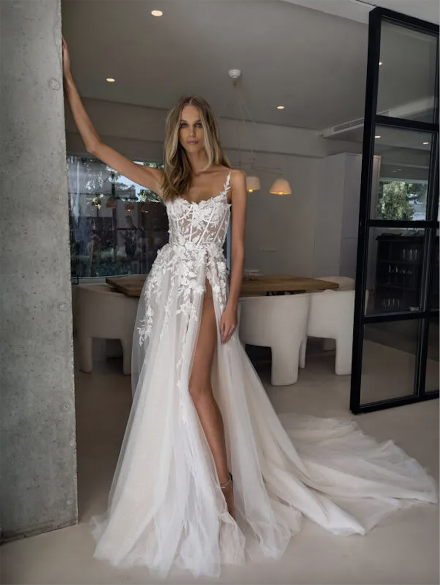 Boho A line Wedding Dresses Bone Bodice Appliques Spaghetti Slit Tulle designer wedding bridal gowns 0509