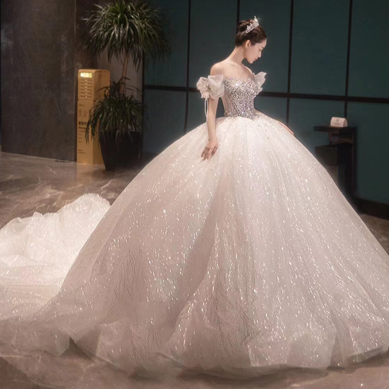 2024 Gorgeous crystals Wedding Dresses Bridal Gown with 3D Floral Applique A Line Beaded Crystals Sweep Train Plus Size Custom Garden off shoulder ves