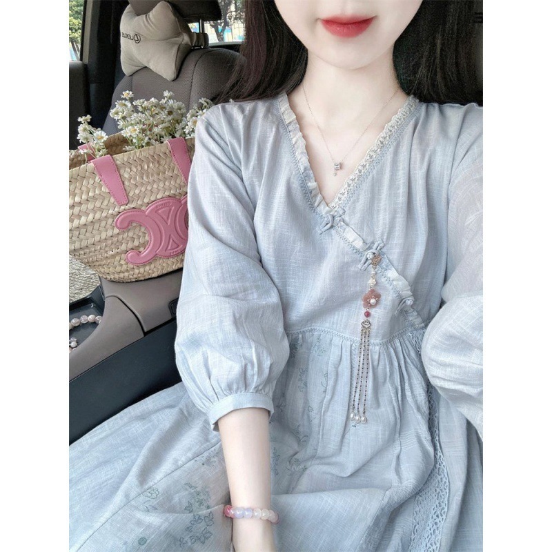 New Chinese style improved version of the three quarter sleeved dress for women in early autumn with a new sense of temperament and a waist length ski