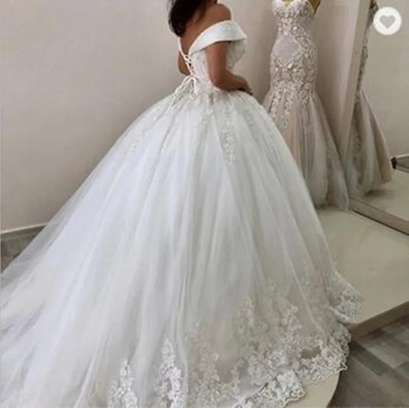 Luxury Crystal Beaded Ball Gown Wedding Dresses Lace Appliques Off Shoulder V-Neck Long Tulle Bridal Gowns Lace-Up Gorgeous Bride Dress 2024