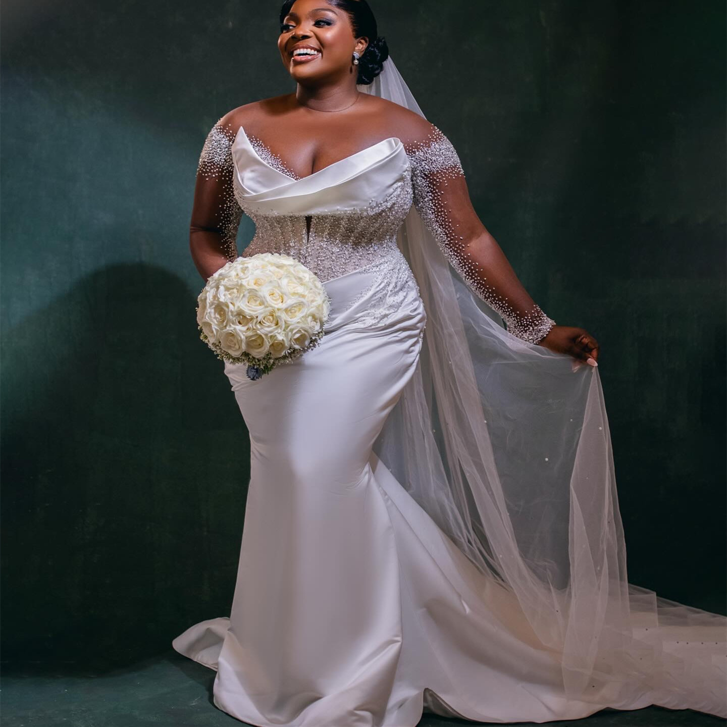 2024 Arabic Aso Ebi Plus Size White Beaded Mermaid Wedding Dress Sheer Neck Long Sleeves Bridal Gowns Dresses ZJ322