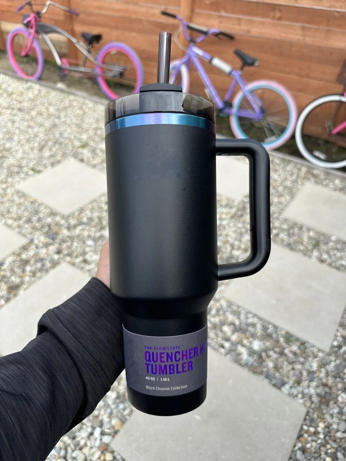Stock Black Chroma H2.0 40oz stainless steel tumbler cup winter Pink with silicone handle lid and straw car cup water bottles