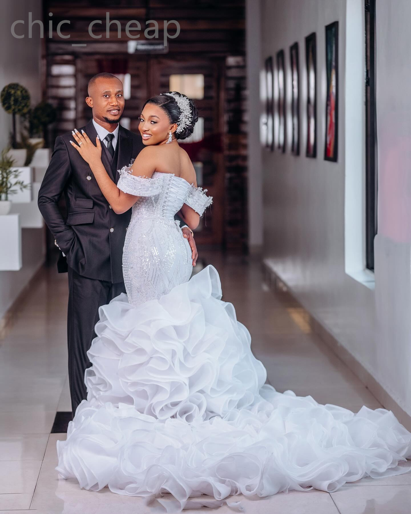 2024 Arabic Aso Ebi Plus Size Luxurious White Mermaid Wedding Dress Beaded Crystals Lace Organza Tiers Bridal Gowns Dresses ZJ034